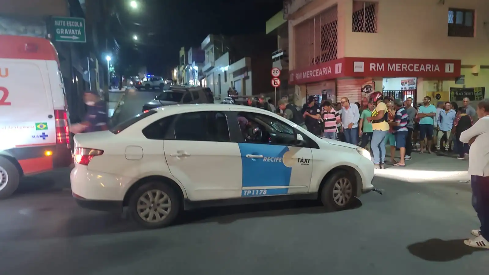 GRAVATÁ Taxista do Recife alcoolizado entra na contramão e colide em