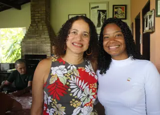 GRAVATÁ: A pré-candidata a vereadora Iris da ONG AFAPPE tem encontro com a Ministra Luciana Santos, e fala sobre as comunidades carentes do município. Confira: