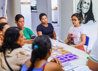 Qualificação: mulheres participam de curso de Sabonetes Artesanais ofertado pela Secretaria da Mulher. Confira: