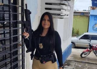 GRAVATÁ: A delegada Jéssica Oliveira assume a delegacia de Polícia Civil do município, irei atuar com firmeza para promover a paz disse; a delegada. Confira: