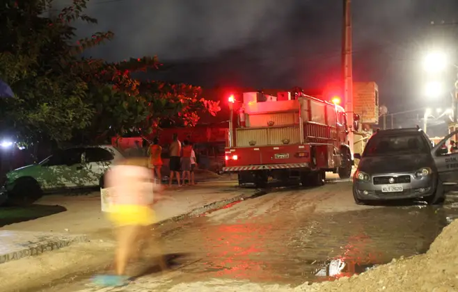 GRAVATÁ: Incêndio de leve proporção aconteceu no bairro Maria Auxiliadora. Confira: